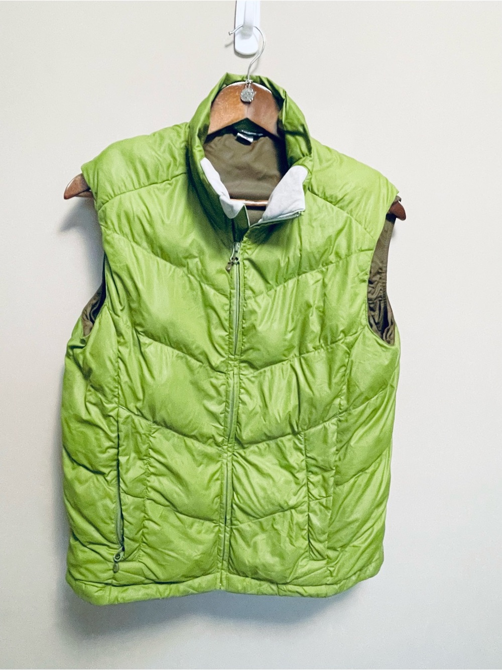 MEC Mountain Equipment Co-Op Green & Brown Puffer Vest Women’s Medium